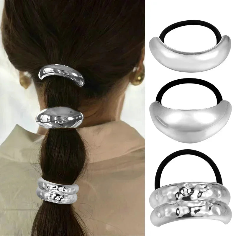 גומיה- GOLDEN CHARM HAIR TIE