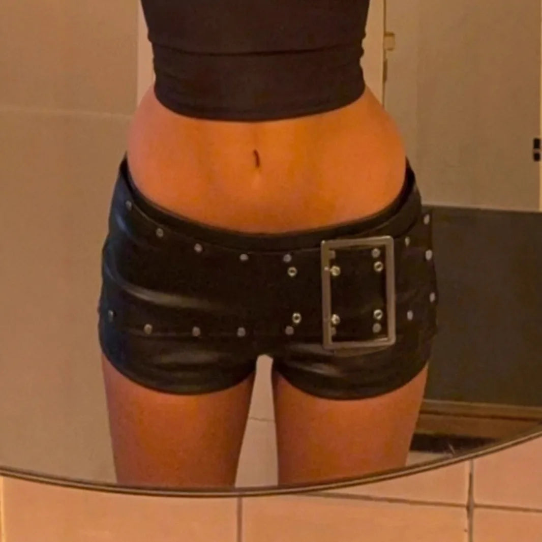 מכנסון- BLACK DENIM