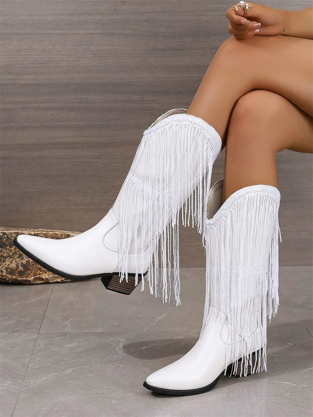 מגפיים- WILD FRINGE BOOTS